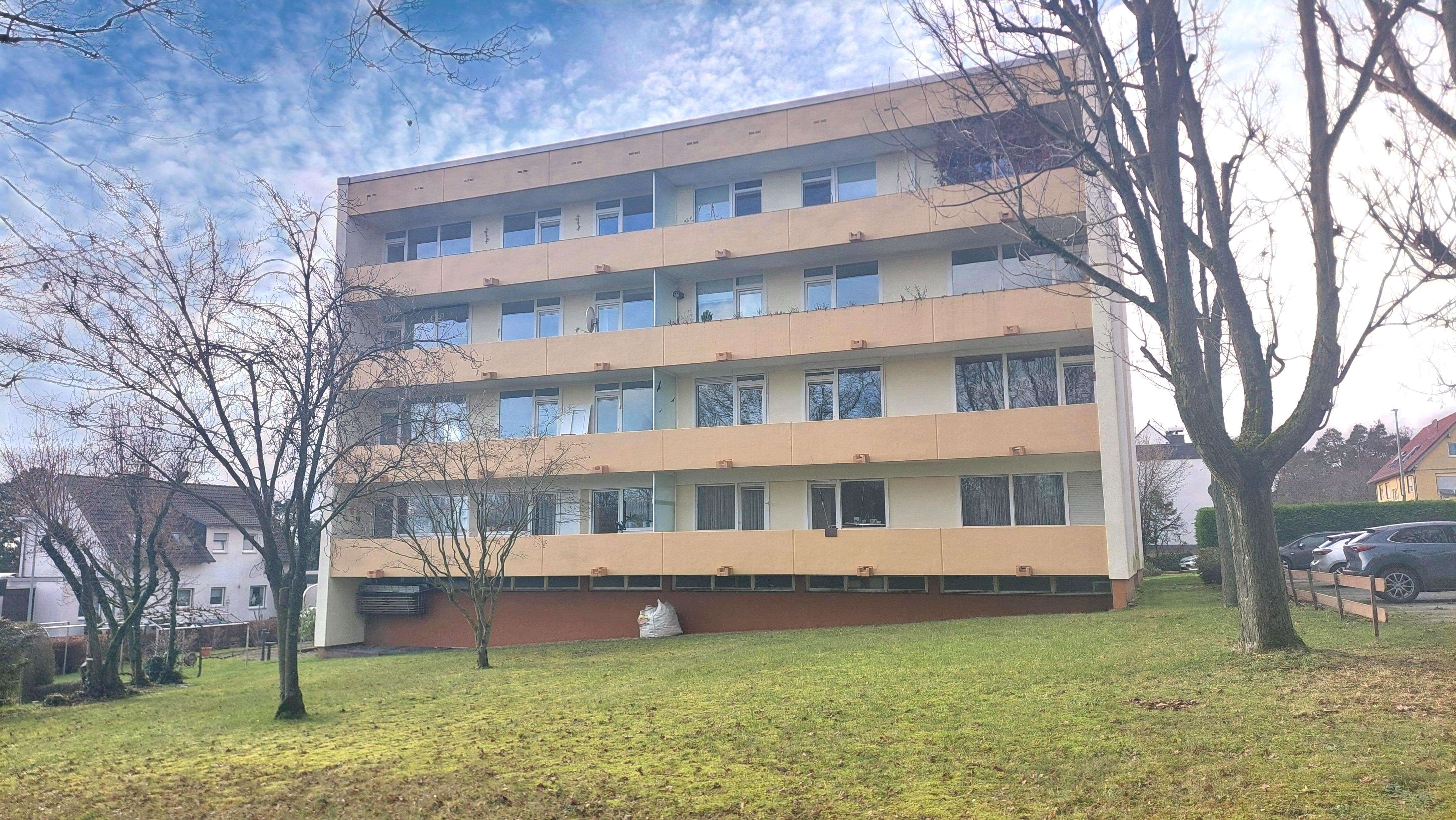 Gut geschnittene 3-Zimmerwohnung mit großem Balkon, Main Taunus Kreis – Bild 3