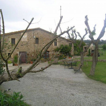 Bauernhaus wenige Kilometer von Girona entfernt