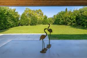 Stilvolles Zuhause mit großem Garten und Doppelgarage – viel Platz zum Wohlfühlen – Die vollständige Adresse der Immobilie erhältst du vom Anbieter., 70435 Zuffenhausen-Mönchsberg, Stuttgart – Vorschaubild 1