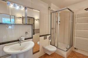 Ein 3-Zimmer-Logenplatz an der Sonne! 
Komfortwohnung mit Pool- & Saunanutzung in Bergisch Gladbach – Die vollständige Adresse der Immobilie erhältst du vom Anbieter., 51465 Stadtmitte, Bergisch Gladbach – Vorschaubild 8