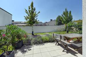 Lichtdurchflutetes Zuhause mit Terrasse und Rundum-Grünblick – Die vollständige Adresse der Immobilie erhältst du vom Anbieter., 40472 Rath, Düsseldorf – Vorschaubild 20