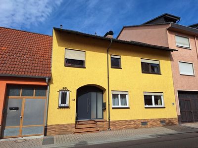 Großzügiges 1-Fam.-Haus mit Doppelgarage in Randlage von Oberhausen