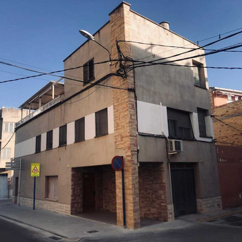 Großes Eckhaus zum Verkauf in Jesus, Tortosa