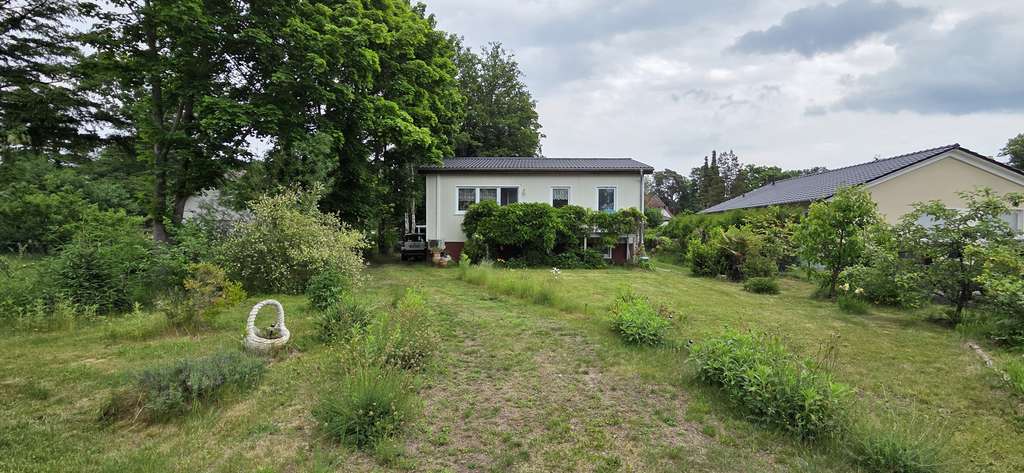 Bungalow mit großem Garten & Carport in Senzig *Erbpacht*Seenähe*ruhig*modernisiert