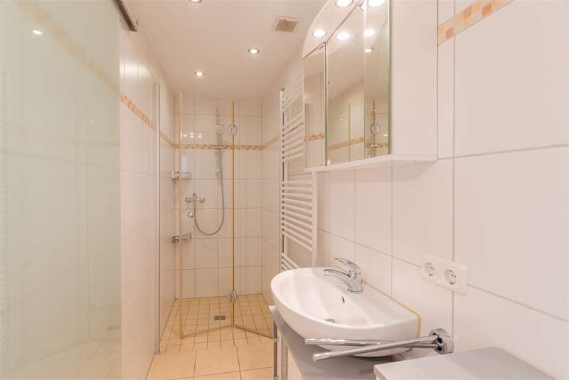 Immobilie in Vogtsburg im Kaiserstuhl - Für die Großfamilie im Herzen des Kaiserstuhls! - Bild 2