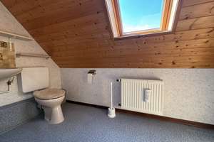Charmantes Einfamilienhaus mit 2 Garagen, Nebengebäuden, schönem Hof und Garten – Die vollständige Adresse der Immobilie erhältst du vom Anbieter., 76707 Hambrücken – Vorschaubild 16