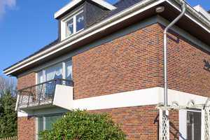 2-Familienhaus Mehrgenerationen, drei Garagen, Balkon, zwei Sonnenterrassen und großzügigem Garten! – Rheinisch-Bergischer Kreis – Vorschaubild 4