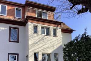 Helle 2 Zimmer Dachgeschosswohnung mit Balkon in Frankfurt-Seckbach  – Wilhelmshöher Straße 122, 60389 Seckbach, Frankfurt am Main – Vorschaubild 1
