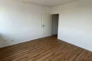 renovierte helle 3 Zimmer Wohnung , 76 m² -  in Oberhausen-Marienkirche – Schwartzstr. 100, 46045 Marienkirche, Oberhausen – Vorschaubild 4