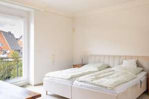 Repräsentativer Firmensitz oder Wohntraum: Großzügige Villa in bester Kanallage – Die vollständige Adresse der Immobilie erhältst du vom Anbieter., 24768 Rendsburg – Vorschaubild 9
