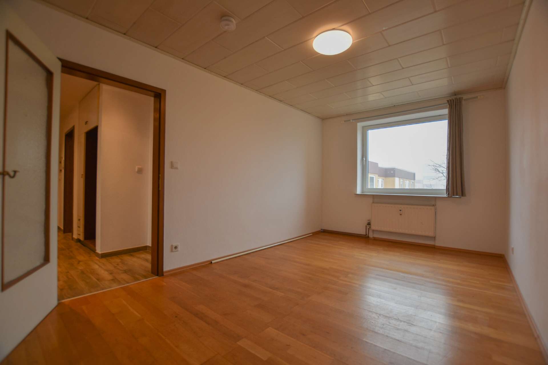 Immobilie in Isernhagen - KUNZE: gut geschnittene Wohnung mit großem Wohnzimmer und Balkon in Altwarmbüchen - Bild 5