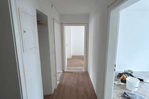 Schöne  frisch renovierte 3 Zimmer Wohnung mit Balkon in gute Lage – Kobolstraße 39, 86157 Pfersee-Nord, Augsburg – Vorschaubild 3