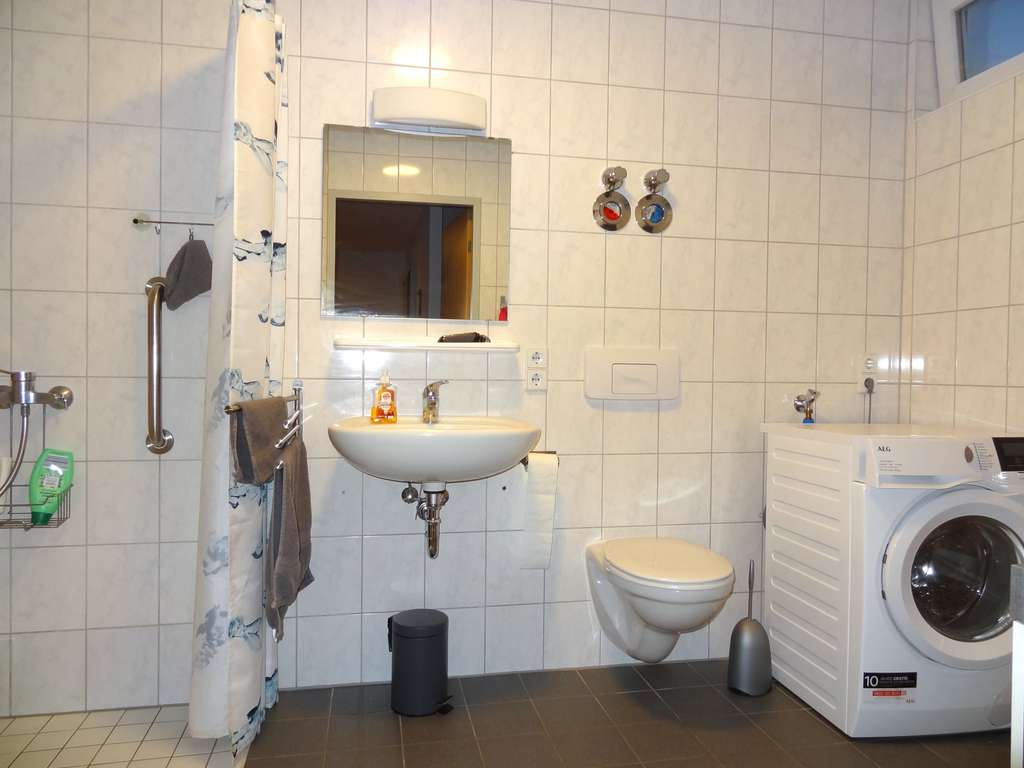 Immobilie in Kraichtal - Selbstbestimmtes Leben sicher betreut - 2-ZKB-Seniorenwohnung in Kraichtal-Unteröwisheim - Bild 4