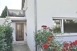 *** RUHIG & GRÜN - Top gepflegtes 3-Familienhaus mit 2 Garagen & traumhaftem Grundstück *** – Die vollständige Adresse der Immobilie erhältst du vom Anbieter., 63303 Dreieich – Vorschaubild 3