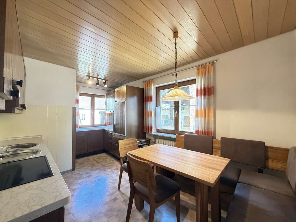 Immobilie in Solnhofen - Zentrale Wohn- und Gewerbeimmobilie mit großzügiger Maisonette-Wohnung - Bild 2