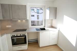 Sonnige 3-Zi. Oase mit Terrasse & XL-Garten am Zylinderviertel (Nähe UKE) – Neuwertiger Zweitbezug! – Henning-Wulf-Weg 14a, 22529 Lokstedt, Hamburg – Vorschaubild 4