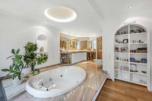Außergewöhnliche Doppelhaushälfte mit Einliegerwohnung, Sauna und Kamin! – Die vollständige Adresse der Immobilie erhältst du vom Anbieter., 42651 Solingen-Mitte, Solingen – Vorschaubild 2
