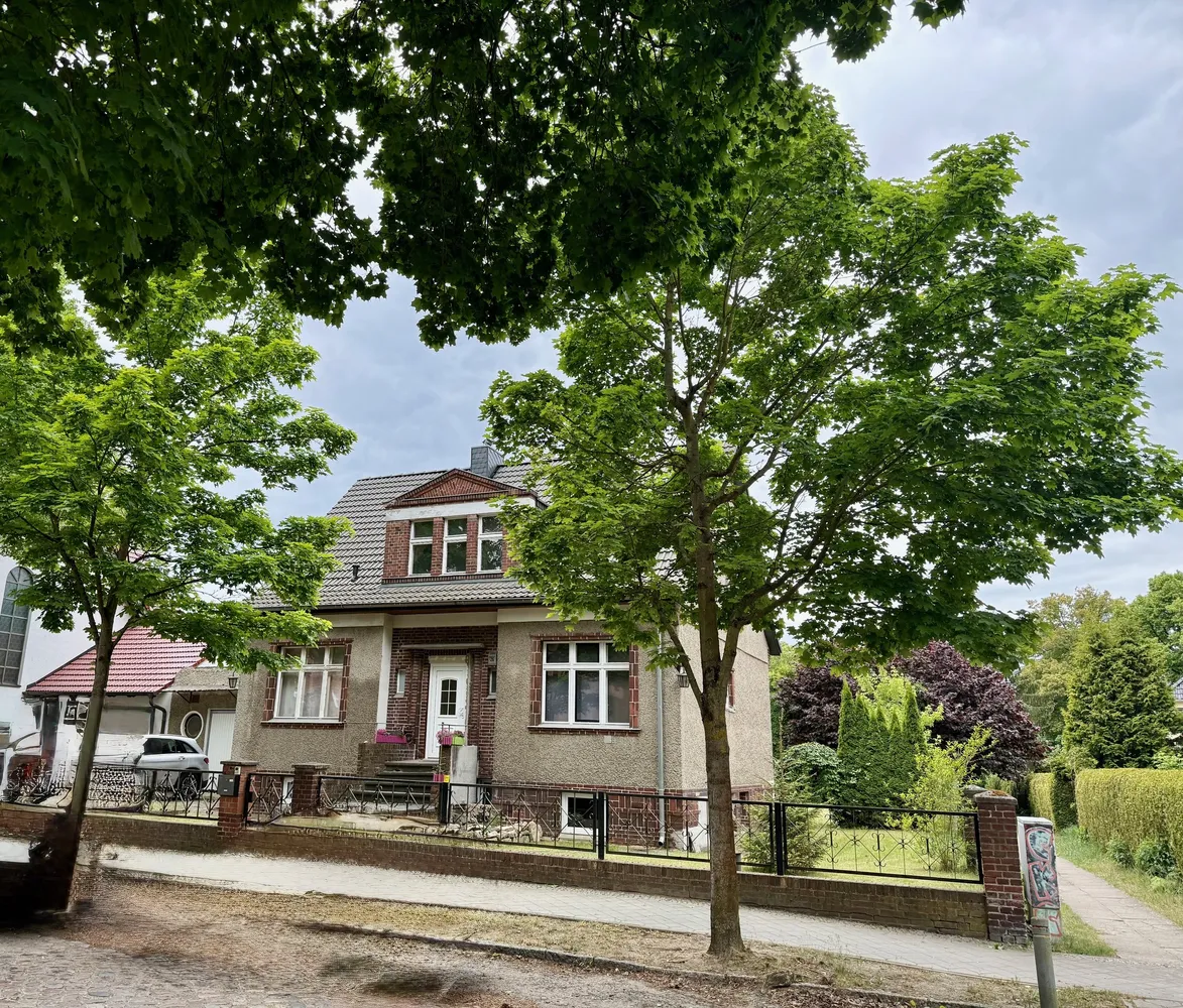 Großzügiges Einfamilienhaus mit viel Gestaltungspotenzial und Garten in Hohen Neuendorf zu verkaufen, Oberhavel Kreis – Bild 4