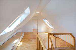 Über den Dächern wohnen – stilvolle Maisonette mit Galerie, Loggia und besonderem Raumgefühl – Die vollständige Adresse der Immobilie erhältst du vom Anbieter., 81377 Am Waldfriedhof, München – Vorschaubild 9