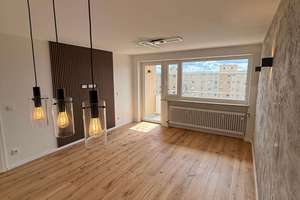Frisch saniertes Wohnjuwel mit Alpenblick | 4 Zimmer | Süd-Loggia | 8. OG mit Aufzug – Eduard-Spranger-Straße 24, 80935 Lerchenau-Ost, München – Vorschaubild 3