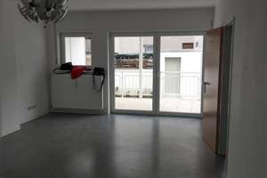 Geräumige 2-Zimmer Erdgeschoss-Wohnung mit Balkon 