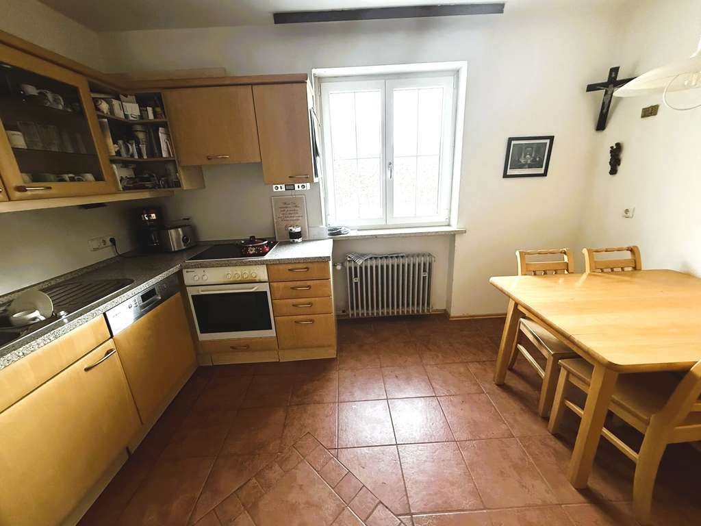 Immobilie in Kraiburg - Zweifamilienhaus in Weilerlage mit Freisitz, Werkstatt und Großgarage - Bild 2