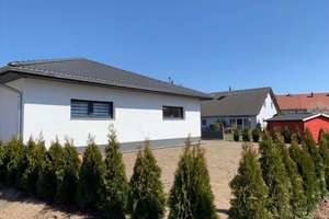 Neubau Bungalow KFW 55 mit Garage und fertigem Garten in Borna zu verkaufen. – Die vollständige Adresse der Immobilie erhältst du vom Anbieter., 4552 Borna – Vorschaubild 2