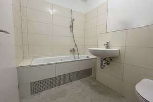 Provisionsfrei und Denkmal: Frisch renovierte  Wohnung am Olympia-Einkaufszentrum – Die vollständige Adresse der Immobilie erhältst du vom Anbieter., 80993 Alt-Moosach, München – Vorschaubild 2