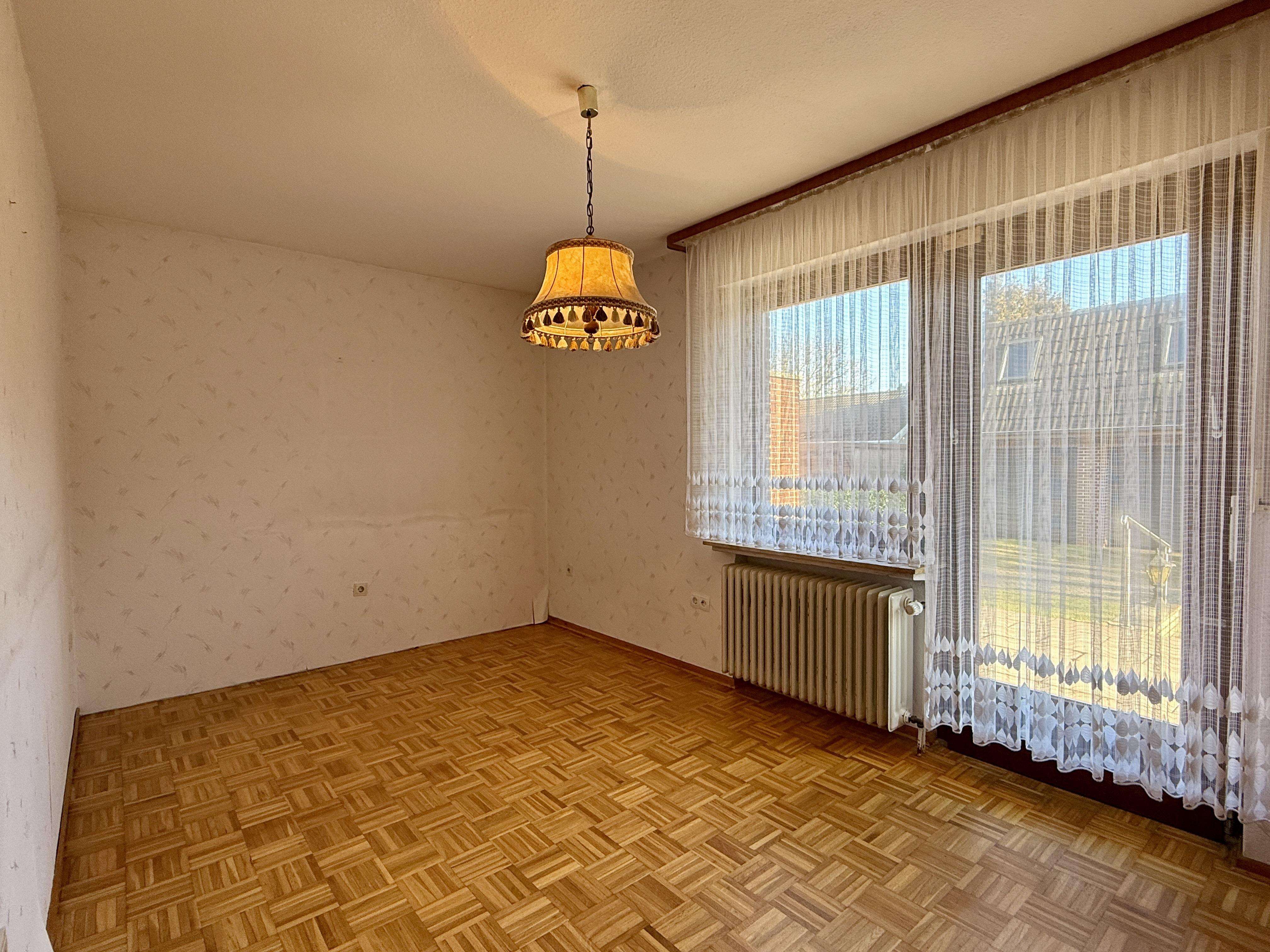 Immobilie in Hude (Oldenburg) - Zweifamilienhaus mit großem Grundstück und viel Nutzfläche - Bild 13