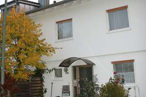 Reihenmittelhaus mit unverbaubarem Blick  (Starnberger See) mit zwei Garagen VON PRIVAT – Die vollständige Adresse der Immobilie erhältst du vom Anbieter., 82373 Pöcking – Vorschaubild 1