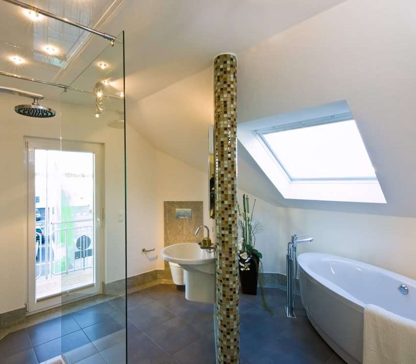 Immobilie in Deggingen - Zweifamilienhaus zum Preis von einem Einfamilienhaus !! Eigenheim, Altersvorsorge oder Kapitalanlage - Bild 2