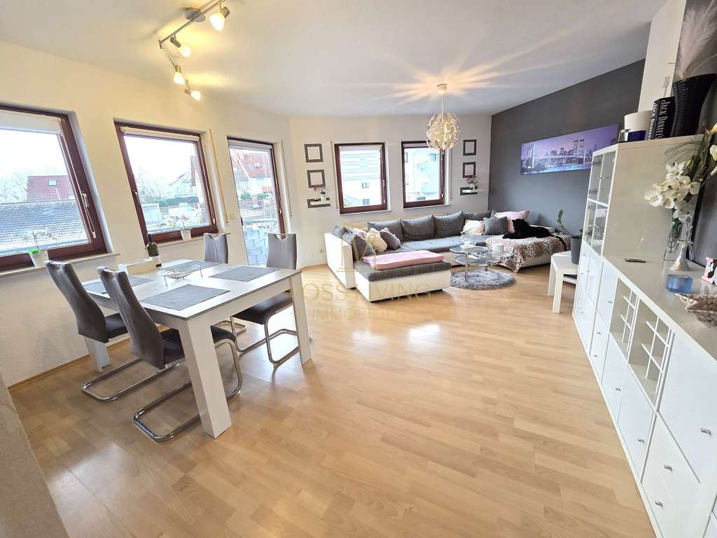 Immobilie in Gründau - Gepflegte 3 Zimmer Wohnung mit Balkon + 2 KFZ Stellplätzen + Weitblick | bezugsfrei - Bild 2