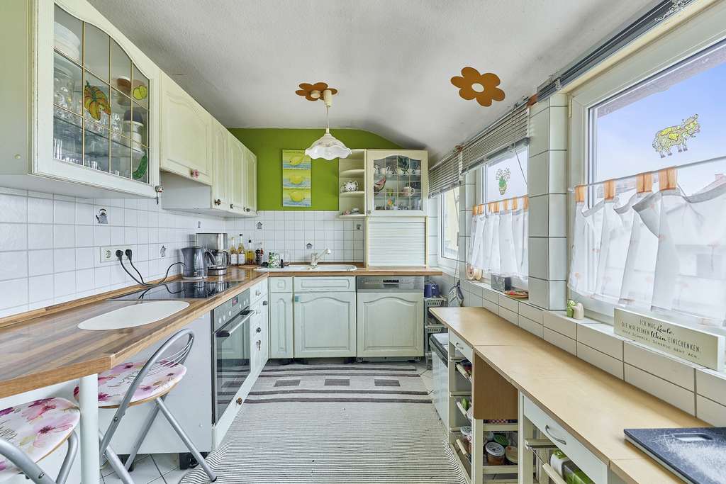 Immobilie in Schifferstadt - 4-Zimmer-Dachgeschosswohnung mit Garten und Garage in gepflegtem 2FH! - Bild 3