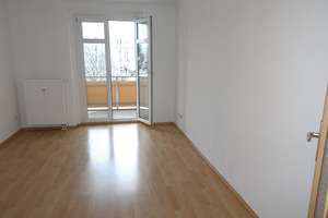 Moderne sonnige 2-R-Wohnung mit Einbauküche im 1.OG mit Balkon + PKW-Stellplatz – Clausstraße 101, 9126 Lutherviertel, Chemnitz – Vorschaubild 6
