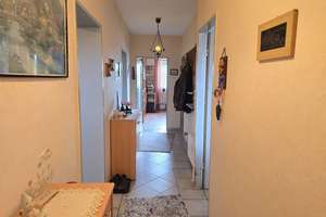 Schöne Kapitalanlage im Ortskern von Friedrichsfeld mit großem Balkon und Aufzug