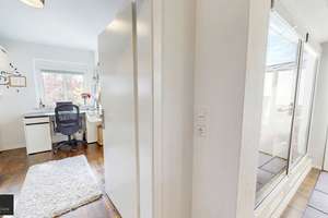 Traumwohnung mit zwei großen Dachterrassen nur 10-Gehminuten von der U- und S-Bahn entfernt – Die vollständige Adresse der Immobilie erhältst du vom Anbieter., 81825 Gartenstadt Trudering, München – Vorschaubild 48