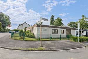 Renovierungsbedürftiger Bungalow in Top-Lage nahe Rheinaue und internationaler Schule – Die vollständige Adresse der Immobilie erhältst du vom Anbieter., 53175 Plittersdorf, Bonn – Vorschaubild 1