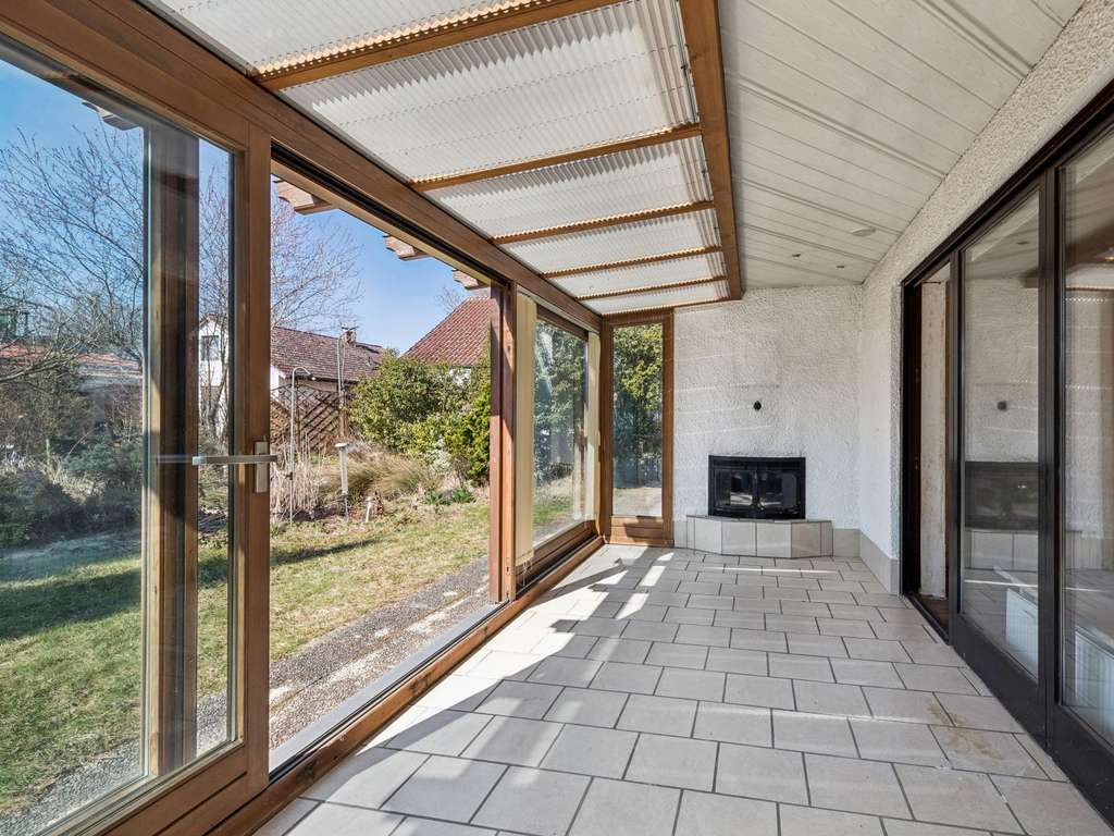 Immobilie in Erdweg - Renovierungsbedürftige 4-Zimmer-Wohnung in Erdweg-Kleinberghofen - Bild 4