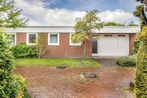 Bremen-Vahr: Gepflegter Flachdachbungalow mit Garage, Garten und durchdachtem Schnitt – Die vollständige Adresse der Immobilie erhältst du vom Anbieter., 28329 Gartenstadt Vahr, Bremen – Vorschaubild 2