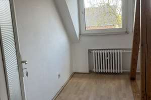 Schöne helle 3-Zimmer Dachgeschosswohnung in Düsseldorf-Hamm mit Balkon – Aderkirchweg 67, 40221 Hamm, Düsseldorf – Vorschaubild 8