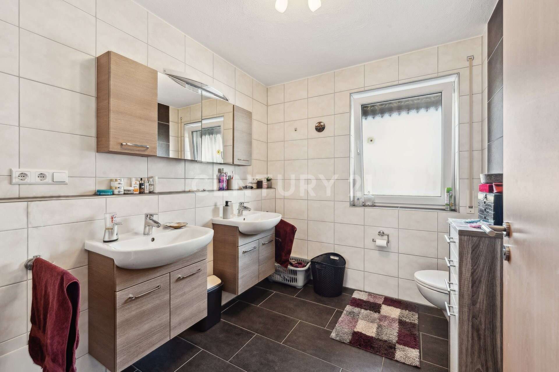 Immobilie in Simmershofen - Attraktives 4-FH mit PV-Anlage, Wärmepumpe aus BJ 2013 - Bild 4