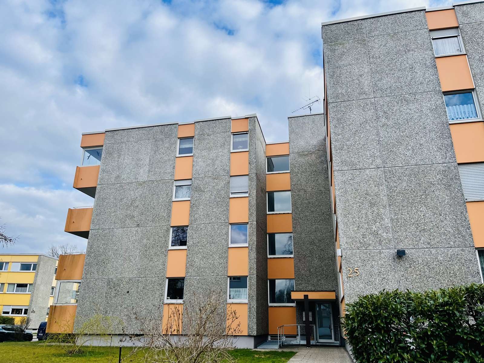 Freie 2-3 Zimmer Wohnung in ruhiger und dennoch zentraler Lage von FFB, Fürstenfeldbruck Kreis – Bild 3