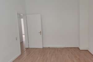 Renovierte 3-Zi.-Whg, Küche, Diele, Bad mit Terrasse u. gr. Garten – Schwarzer Weg 229, 42117 Elberfeld West, Wuppertal – Vorschaubild 8