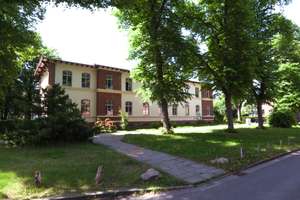 Park-Living! Historischer Altbau trifft auf Neubau-Komfort.