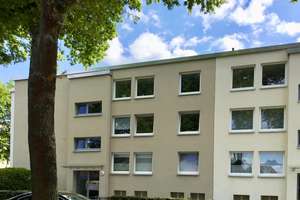 Schicke und großzügige 3,5-Zimmer-Wohnung mit Einbauküche und 2 Balkone