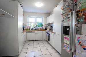Attraktive 4-Zimmer-Erdgeschosswohnung mit Terrasse und drei Garagen – Die vollständige Adresse der Immobilie erhältst du vom Anbieter., 72505 Krauchenwies – Vorschaubild 2