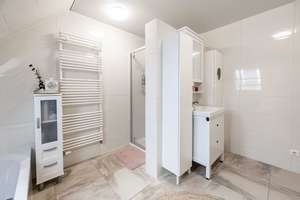 Bremerhaven - Leherheide // Eleganz trifft Komfort – Ihre Stadtvilla mit Stil – Die vollständige Adresse der Immobilie erhältst du vom Anbieter., 27578 Leherheide, Bremerhaven – Vorschaubild 49