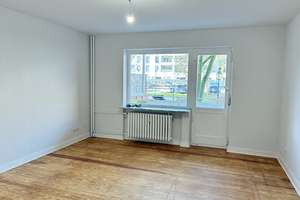 Erdgeschosswohnung mit Balkon
