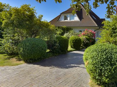 Großzügiges Einfamilienhaus mit Schwimmteich, Sauna und besonderem Wohnambiente