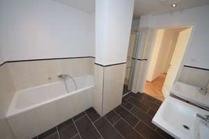 Moderne 4-Zimmerwohnung im Lutherviertel mit Balkon, Fußbodenheizung und Parkettboden!  – Zschopauer Straße 187, 9126 Lutherviertel, Chemnitz – Vorschaubild 8